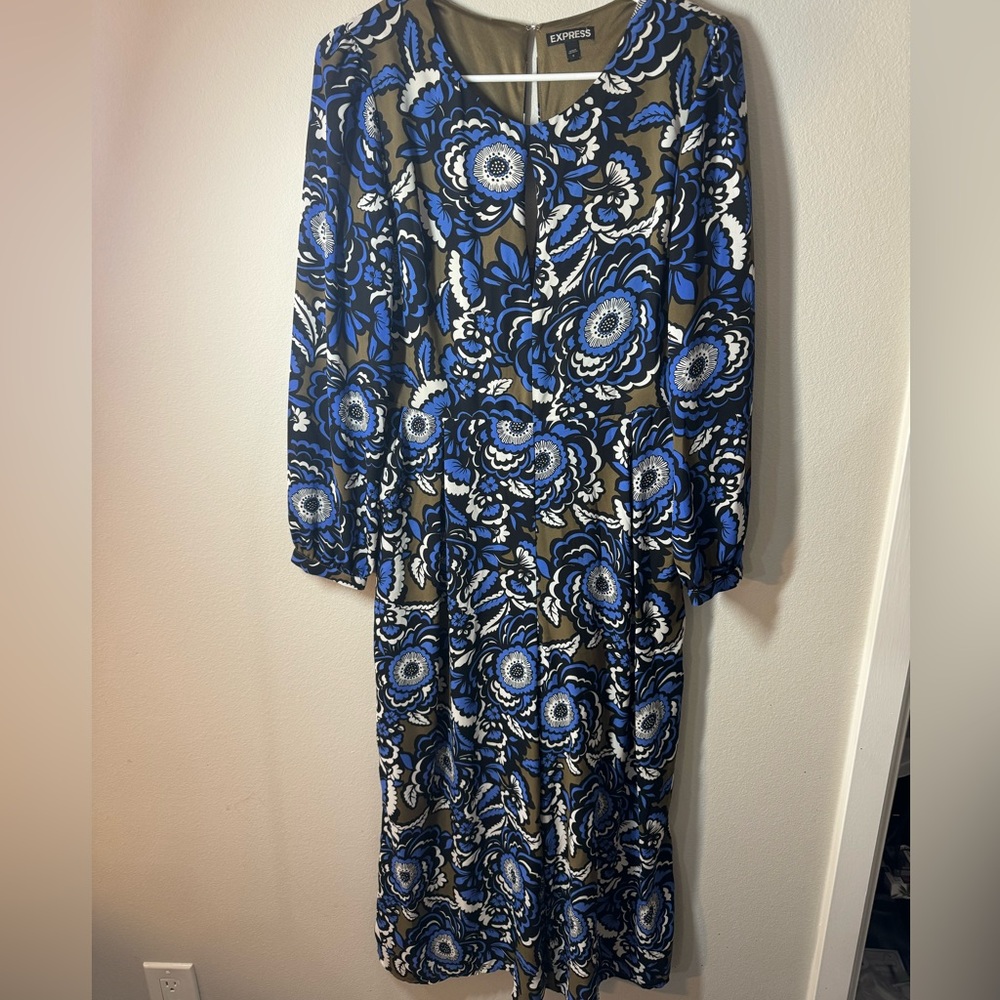 Women’s Plaid Jumpsuit Women’s Express size 6